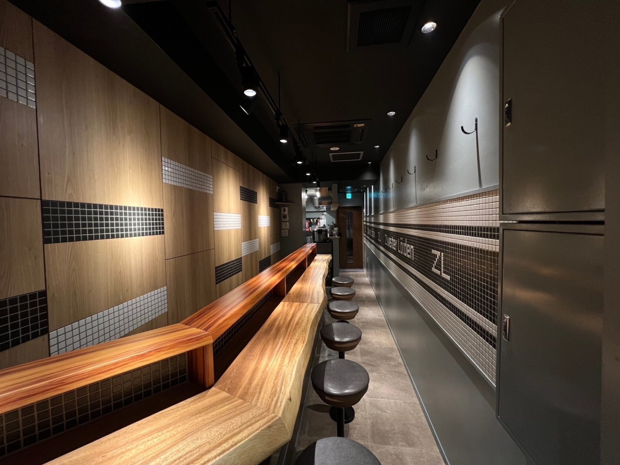 木製店舗カウンター 東京都 飲食店様】店舗カウンター | 一枚板専門店 YURAGI