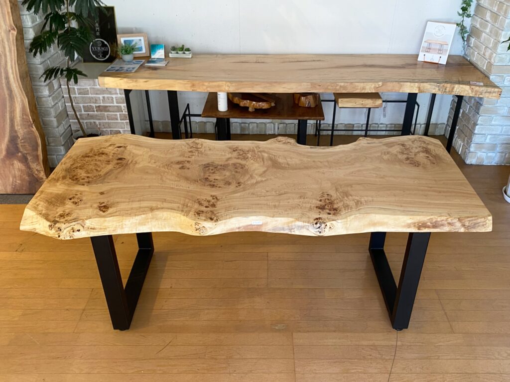 ポプラ一枚板 ポプラ一枚板【成約済み】〈状態〉ウレタン塗装幅:1815奥:710-860厚:52