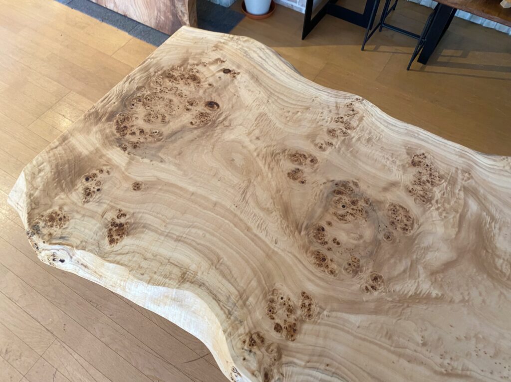 ポプラ一枚板【成約済み】〈状態〉ウレタン塗装幅:1815奥:710-860厚:52